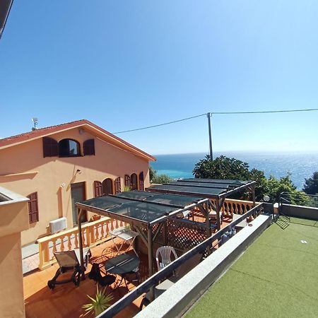 Appartamenti Villa Chiara Империа Екстериор снимка