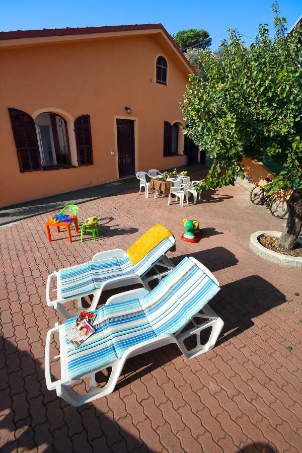 Appartamenti Villa Chiara Империа Екстериор снимка